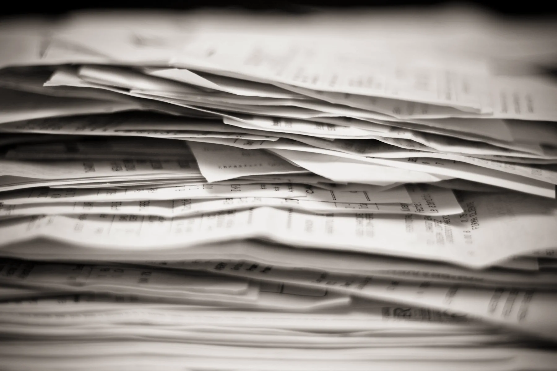 Pilha de documentos impressos